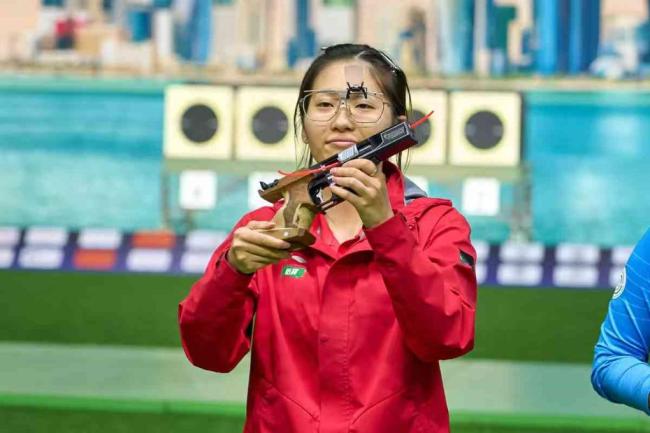 中國射擊隊再奪金牌 36歲老將李越宏衛(wèi)冕 新規(guī)則助力佳績