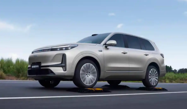 吉利客服回應(yīng)新車(chē)已充電35次：確實(shí)是新車(chē)