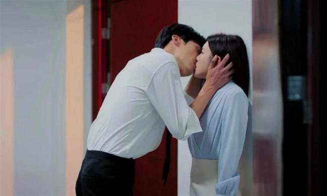 狙击蝴蝶口碑两极反转 从全网劝退到熬夜真香