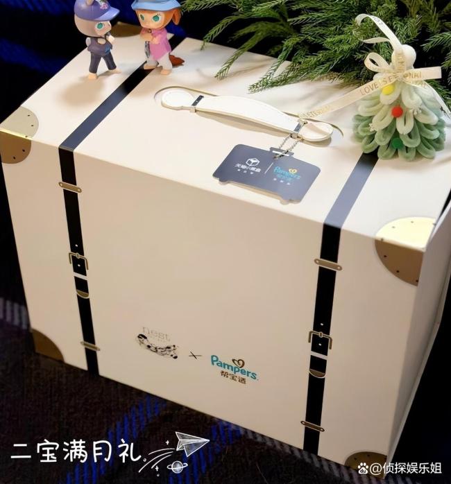 40岁卢靖姗庆祝出月子，晒素颜健身照好意思出新高度，腰腹部无赘肉身形优好意思 产后归附羡煞旁东说念主