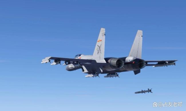 帥化民:F15對(duì)殲15完全沒(méi)抵抗能力 日機(jī)挑釁遭驅(qū)趕