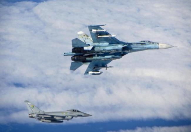 中俄9架軍機(jī)出動(dòng)，?？铡叭蚝蠂绷鹎颍毡荆禾乩势者€不說(shuō)？