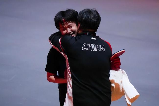 松岛辉空被王楚钦逆转后崩溃痛哭 情绪失控掩面而泣