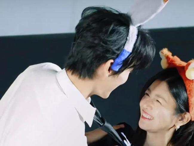 陈妍希台湾腔全给周柯宇一个东说念主听了 吻戏激发烧议