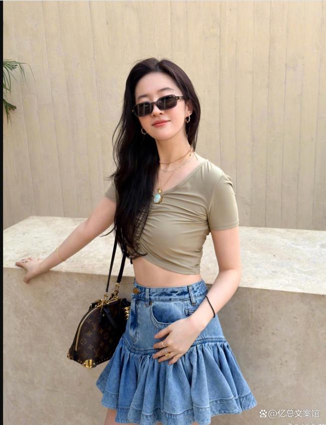 38岁刘亦菲阿布扎比随拍曝光,玉润珠圆情状惊艳,双腿细长气场好强 健康好意思成新标杆