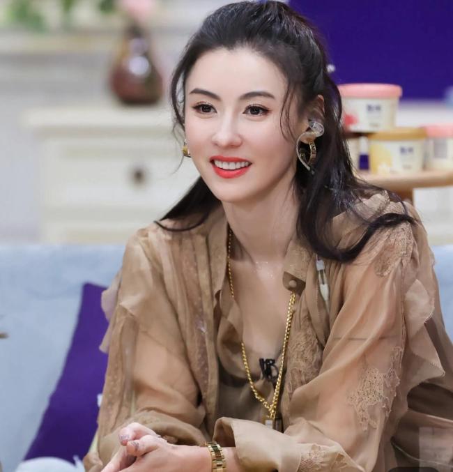 张柏芝出庭 神图 憔悴现身激发温柔