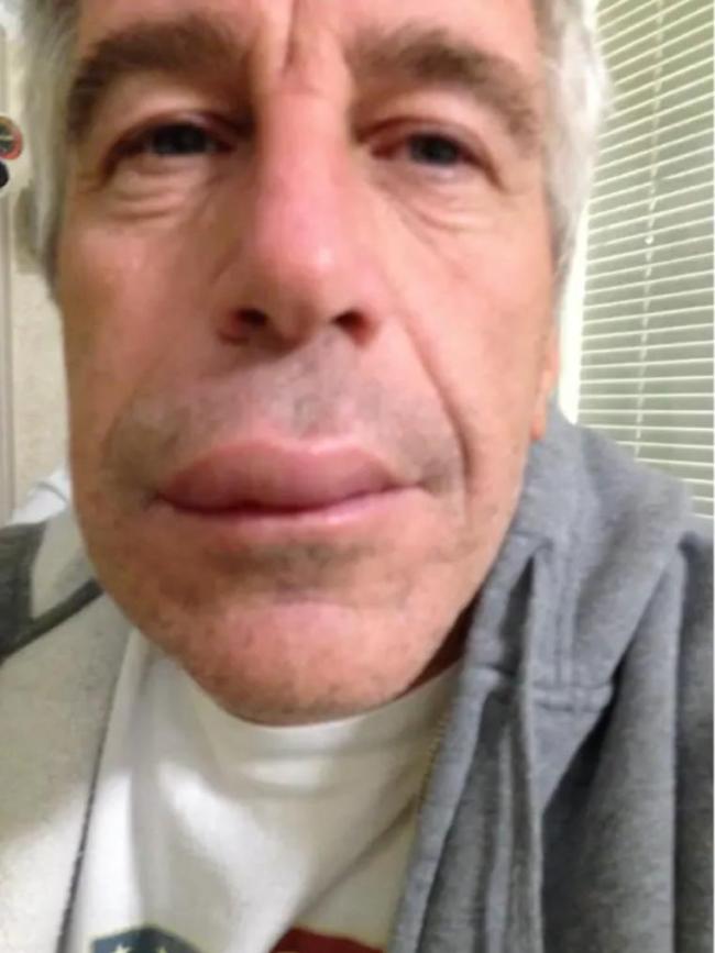 愛潑斯坦95000份影像資料部分曝光 名流合影引關(guān)注