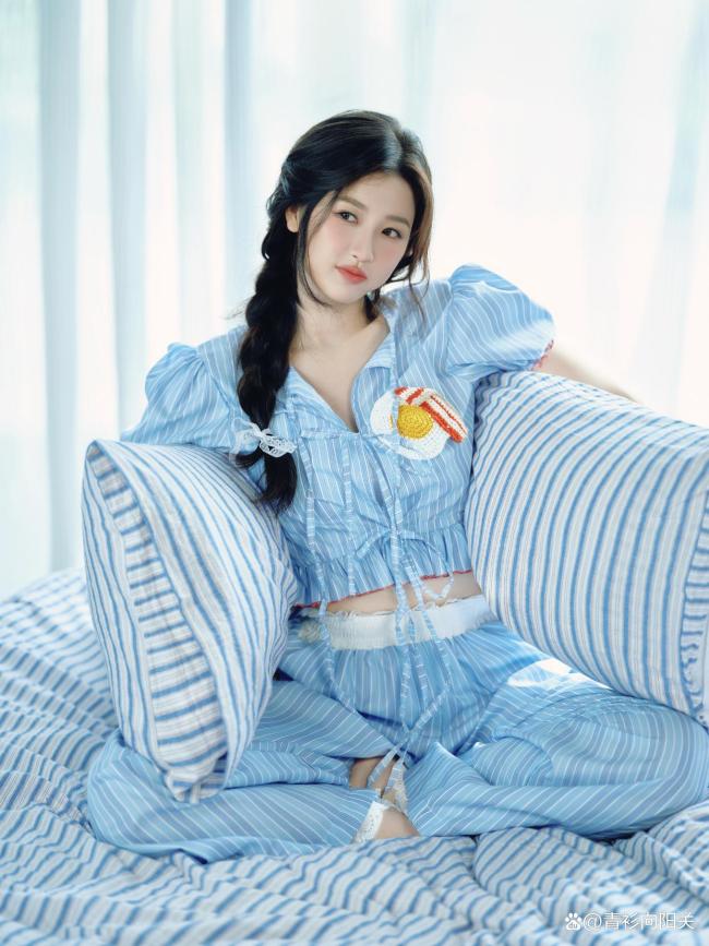 双轨热度 空降开播激勉热议