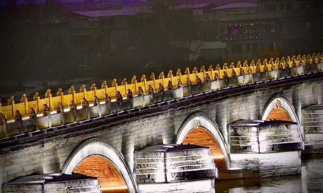 卢沟桥亮灯 古韵雪景添浪漫