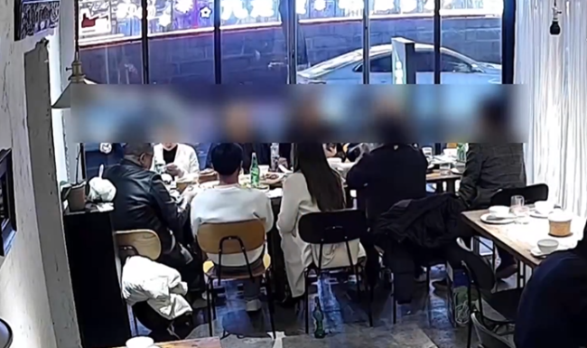 10人聚餐9人溜走,1262元账单该由谁付?