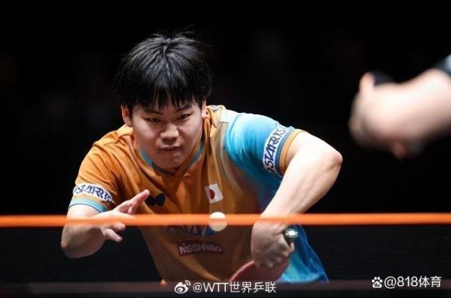 王皓陪著王楚欽離場(chǎng) 師徒情深共慶勝利