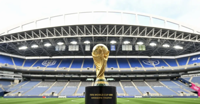 國(guó)際足聯(lián)主席為何瘋狂討好特朗普 權(quán)力游戲中的精準(zhǔn)投喂