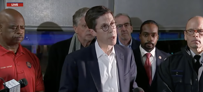 美布朗大學槍擊案已致2死8重傷 槍手仍未被捕