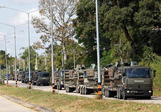 泰军方称柬埔寨使用火箭炮袭击平民