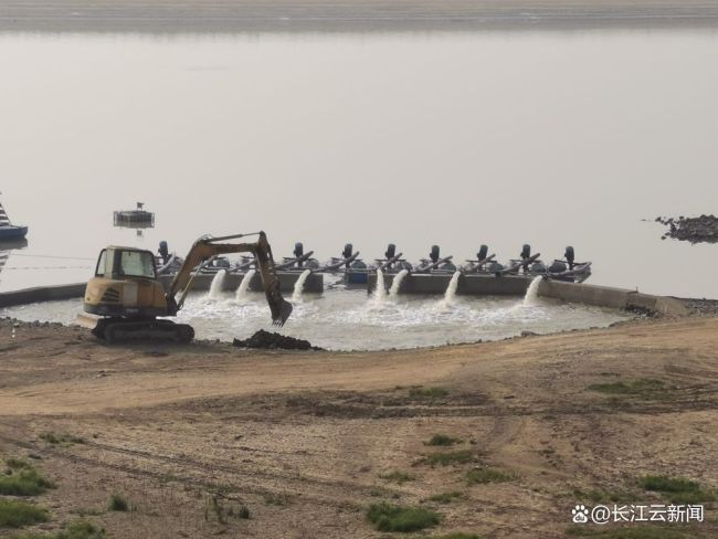 我国最大淡水湖鄱阳湖跌破极枯水位 枯水形势严峻