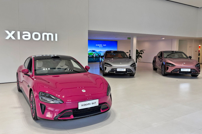 上百台小米现车开卖 SU7与YU7销量分化引发关注