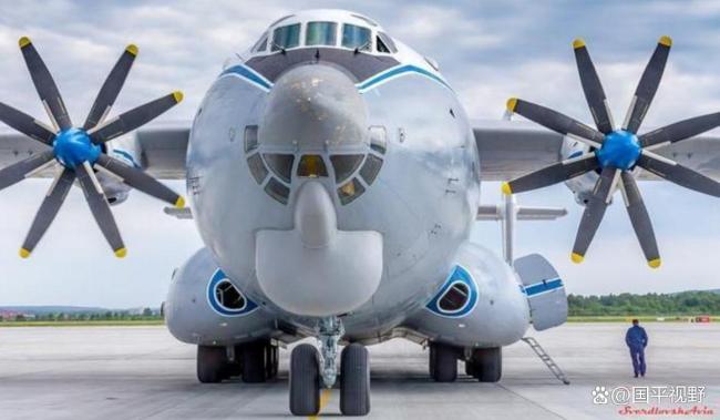 俄一军用运输机坠毁 事发画面公布 7名机组成员遇难