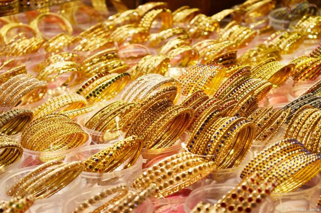 金价上涨但年轻人购买热情不减 攒金成新储蓄方式