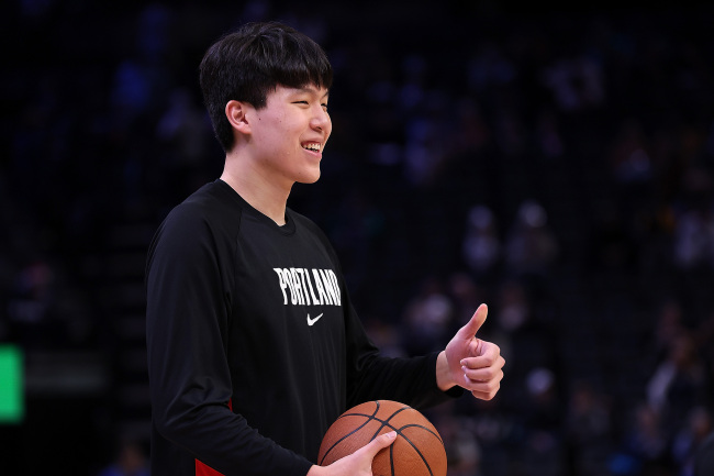 杨瀚森发展联盟18分10篮板4助攻 伤愈复出表现抢眼