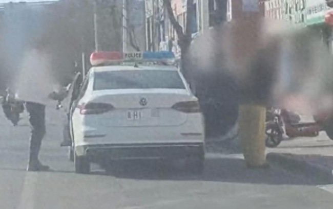 警方通报辅警驾驶警车送妻子母亲购物：系辅警，已解除劳动关系