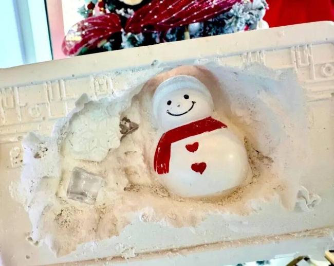 哈尔滨大雪人原来是挖出来的 全民“云养”与“挖掘”热潮