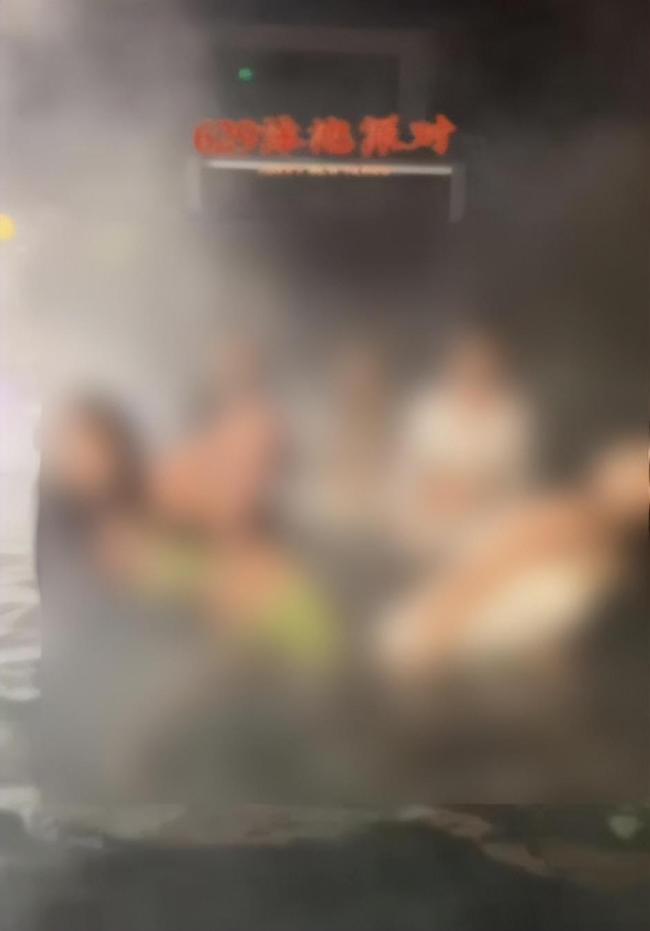 千万粉丝网红直播泳池派对被处理 涉低俗遭禁言整改