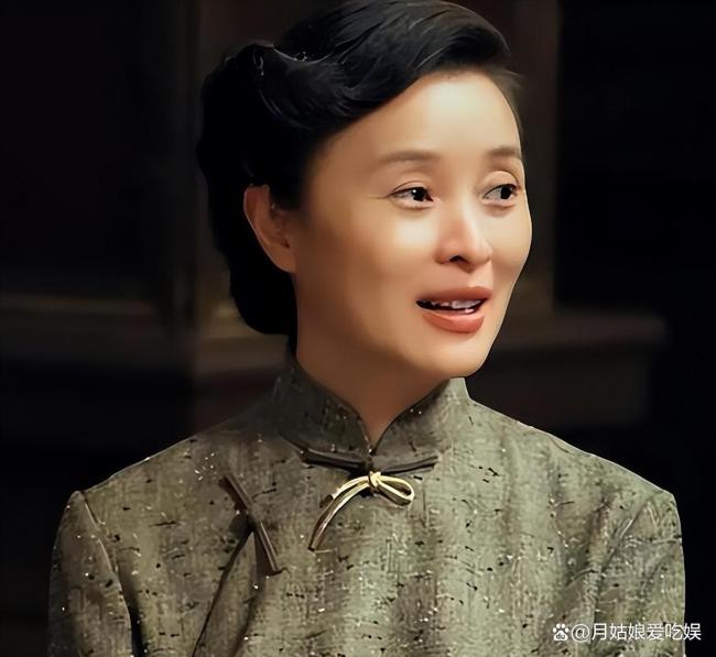 吴越为照顾父亲搬到大平层 孝心与责任并行