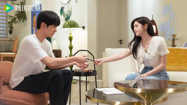 陈妍希说最难的时候被女性救赎了