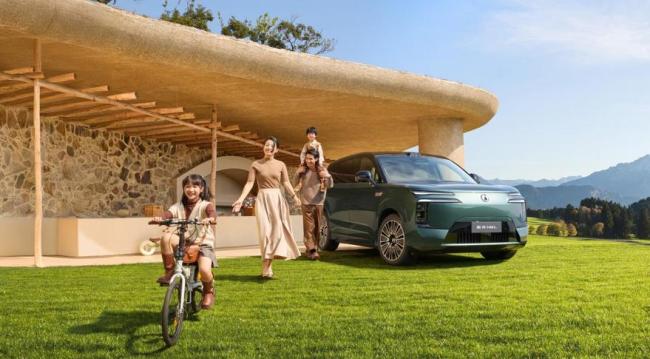 比亚迪第1500万辆新能源汽车下线 刷新中国速度