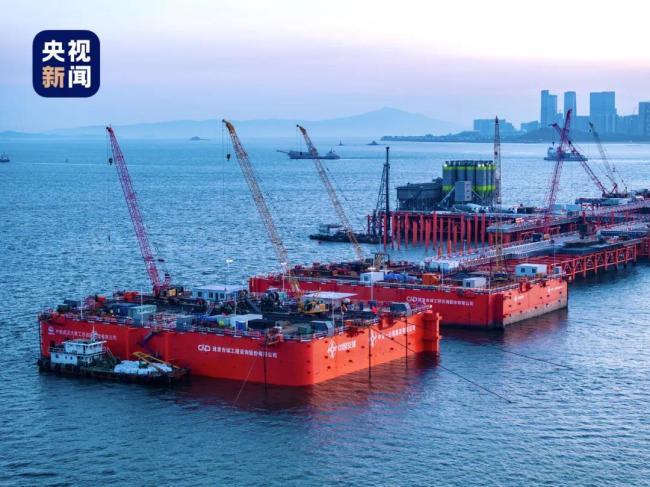 這個178米高的“海上云端”工位，超震撼！