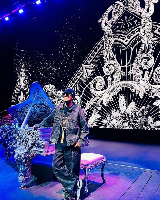 内娱靠周杰伦吃上饭了 云聚餐厚谊满满