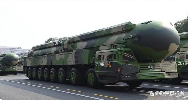 俄罗斯萨尔马特洲际导弹威力有多大 末日重锤的恐怖体量