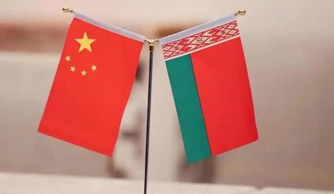 卢卡申科：美国只顾着遏制中国 白白浪费了20年 罕见措辞引爆舆论