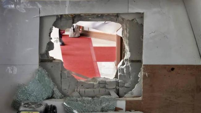 男子盗170万黄金埋祖坟墓碑后面