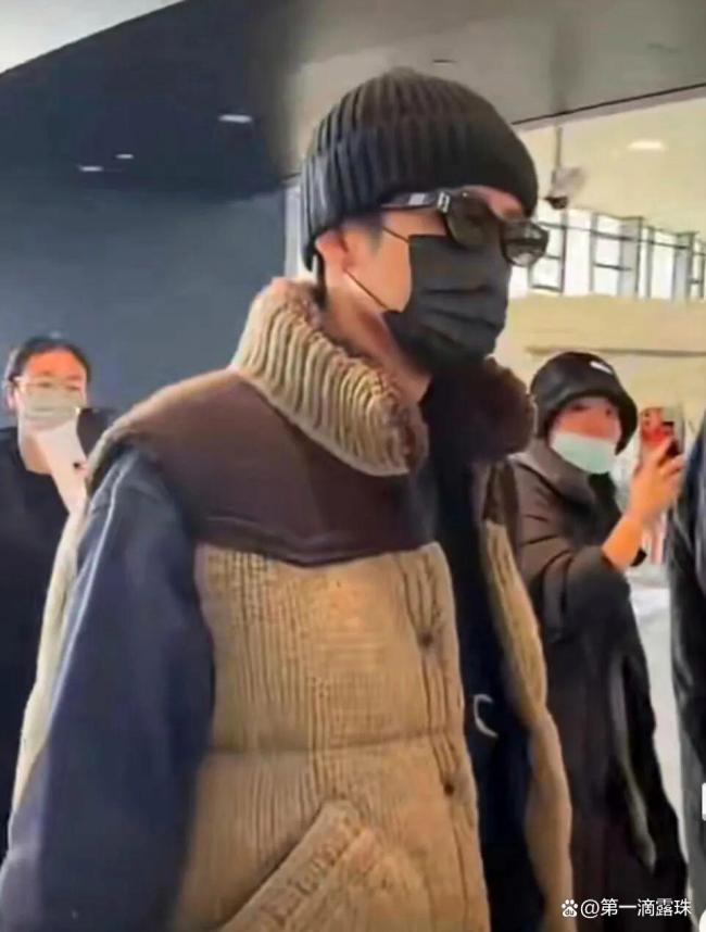 星光大赏偶遇檀健次遛弯