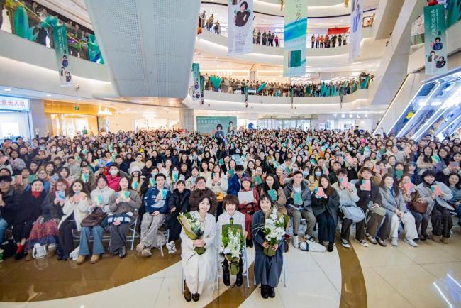 这居然是55岁的鲁豫