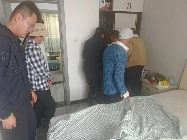 女子被赌徒前夫当着11岁儿子面杀害