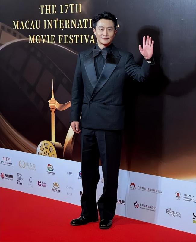 蒋勤勤气场 颜值回春惊艳众人