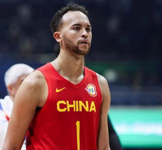 李凯尔依然是中国国籍 NBA官网信息更新引发关注