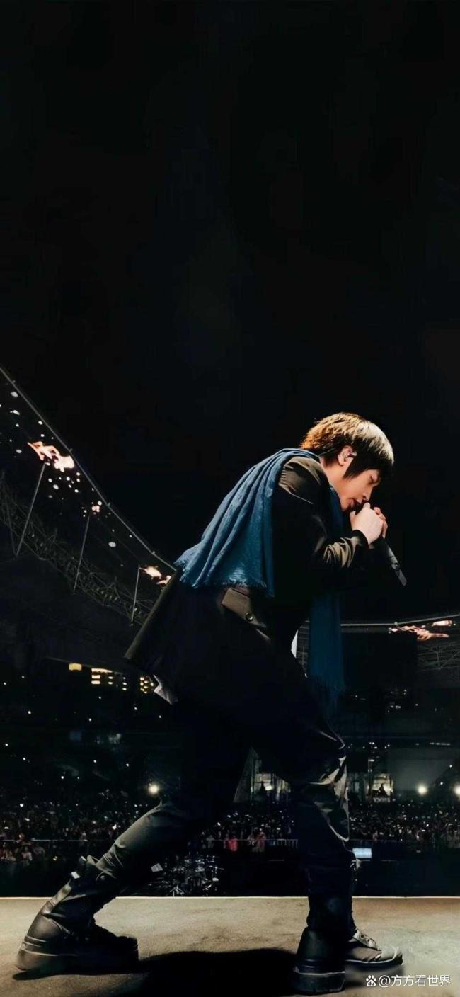 阿信 跌倒了还被大家知道50岁 舞台安全引热议