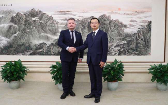 邵永灵：泽连斯基愿撤军但有条件 对等撤军与经济特区要求