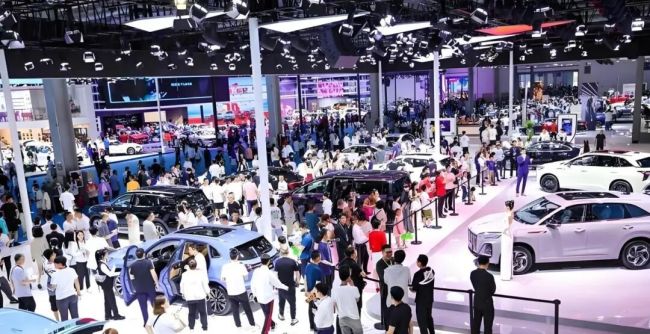 “骗国家钱，非常卑鄙”，魏建军怒批“零公里二手车” 扭曲市场危害深