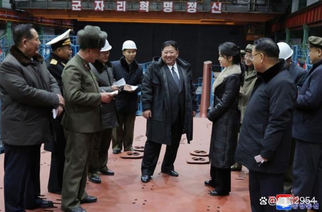 朝鲜新型核潜艇全貌曝光能看出什么 核动力战略潜艇现身