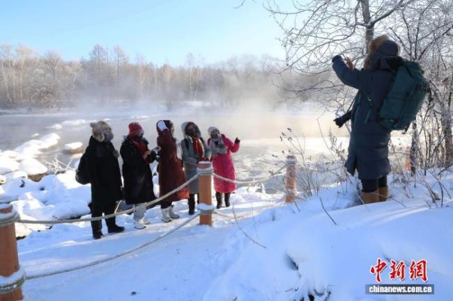 黑河逊克举办雾凇冰雪节 赏凇乐雪万象新