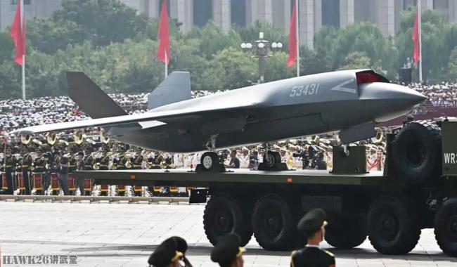 无人作战飞机现身四川舰甲板意味啥 新型战力亮相