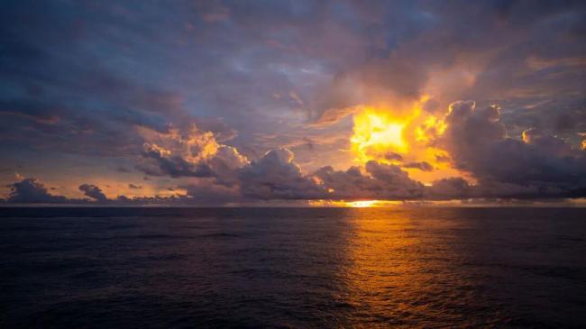 每一张都是壁纸!黄岩舰与黄岩岛的冬日邂逅