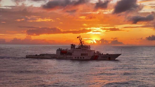 每一張都是壁紙!黃岩艦與黃岩島的冬日邂逅