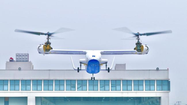 我国6吨级倾转旋翼无人飞行器首飞