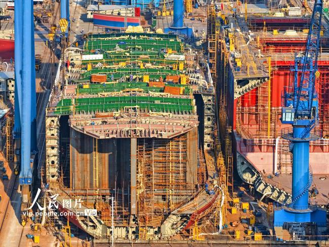 江苏南京：船企赶订单 冲刺“全年红”