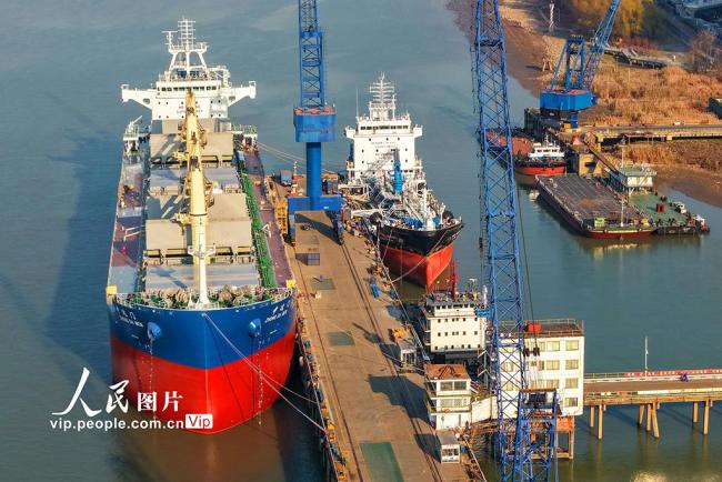 江蘇南京：船企趕訂單 衝刺“全年紅”